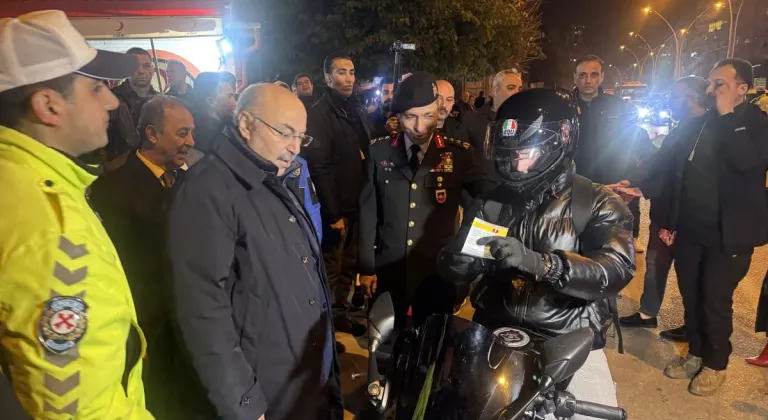 Adana'da yılbaşı gecesi 5 bin 555 polis sokaklarda huzuru sağladı