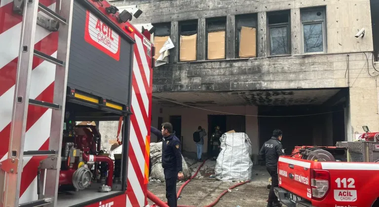 Ankara'da 4 katlı atık deposunda çıkan yangın söndürüldü