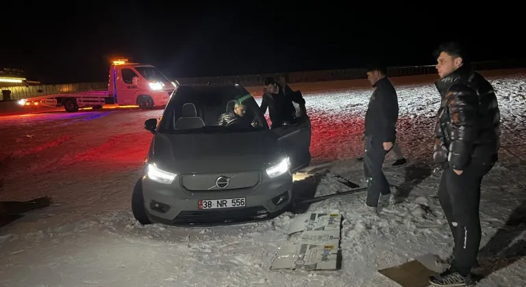 Drift için cipiyle çıktığı Erciyes'te piste saplandı