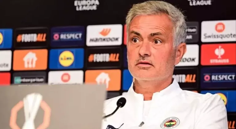 Fenerbahçe'de beklenmedik ayrılık! Jose Mourinho'yu bırakıp gitti