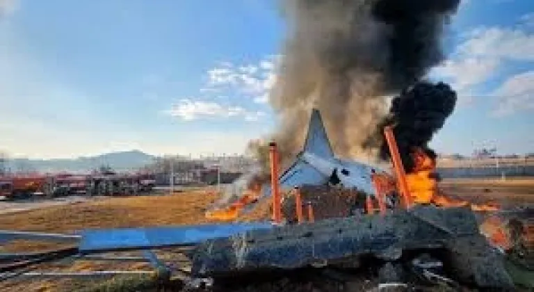 Güney Kore'deki uçak kazasında karakutuların kazadan 4 dakika önce kayıt yapmayı durdurduğu açıklandı