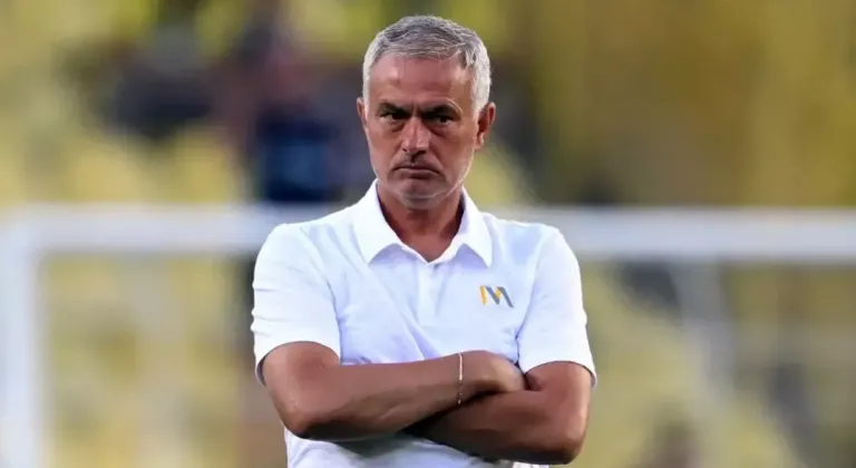 Jose Mourinho, yıldız futbolcunun biletini kesti