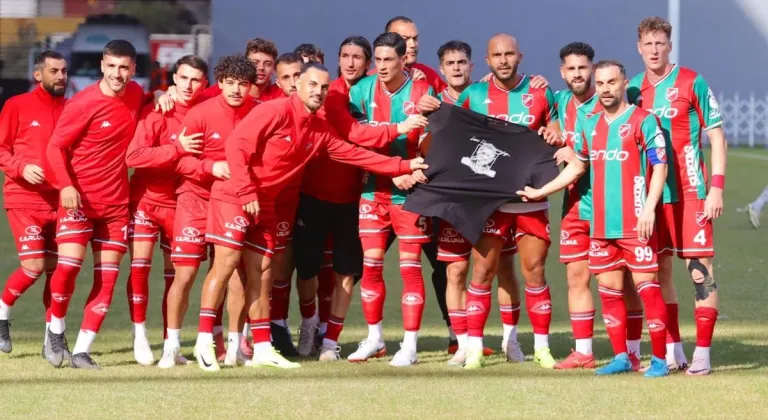 Karşıyaka'da Cenk Ahmet tamam, Sefa ve İsmail sırada