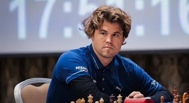 Magnus Carlsen, kot pantolon krizi sonrası turnuvaya dönüyor