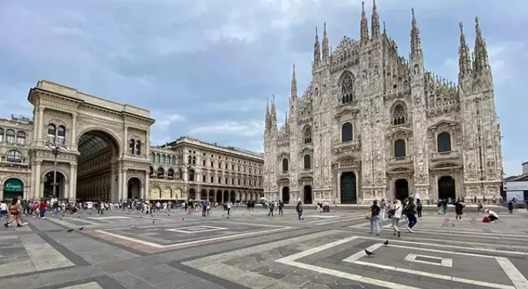 Milano'da açık alanlarda sigara içme yasağı başladı