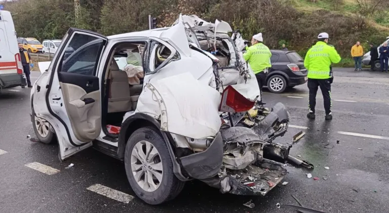 Ordu'da 3 aracın karıştığı zincirleme kazada 6 kişi yaralandı