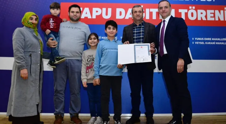 Sancaktepe’de 56 hak sahibine tapuları verildi 