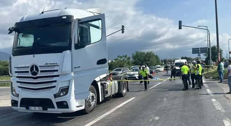 Trafik Kazası: Anne ve Kızı Hayatını Kaybetti