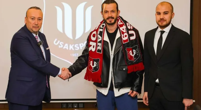  Uşakspor'da imzalar konuştu