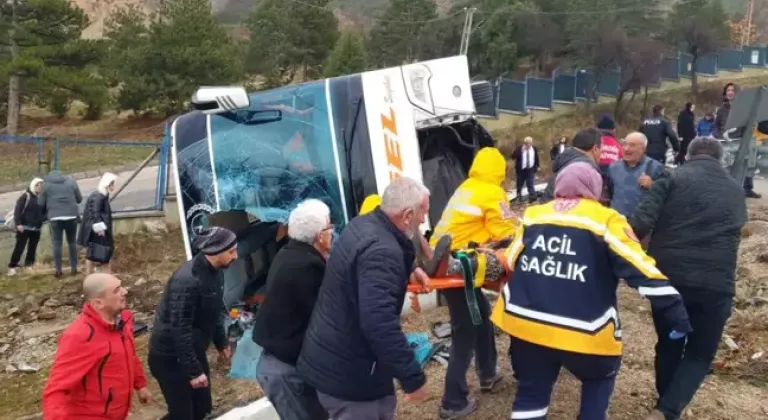 Yolcu otobüsü faciası! 1 ölü, 18 yaralı!